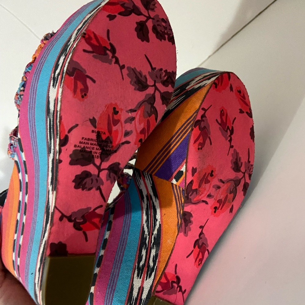 Betsey Johnson busta espadrille wedge heel sandals colorful 10 - Picture 9 of 11